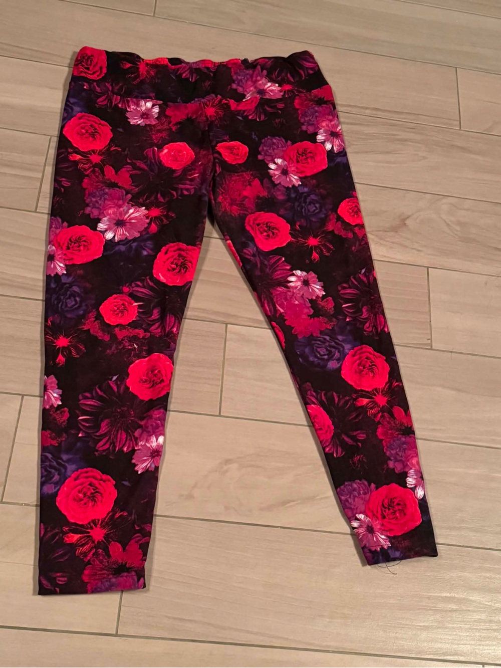 Floral Print Stretch Leggings in Red & Purple 3X - Picture 3 of 5